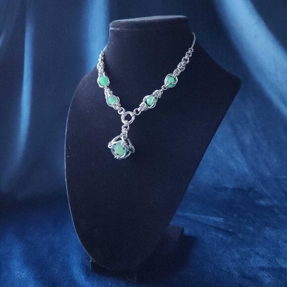 Vintage medieval gothic green aventurine and silver chainmail choker necklace - Picture 10 of 11